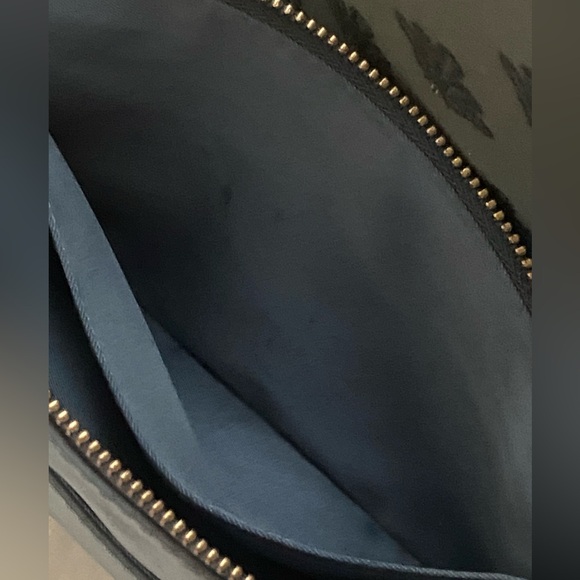 Fossil Fiona blue small crossbody. Cow hide leather. Man made trim. - Picture 4 of 16